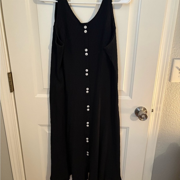 no name Dresses & Skirts - Chic Black Button-Front Maxi Dress